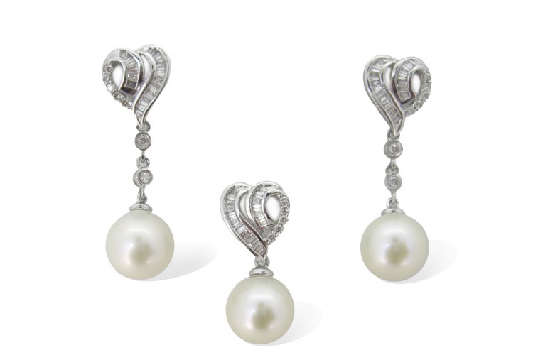 Pearl & Diamonds Pendant Set